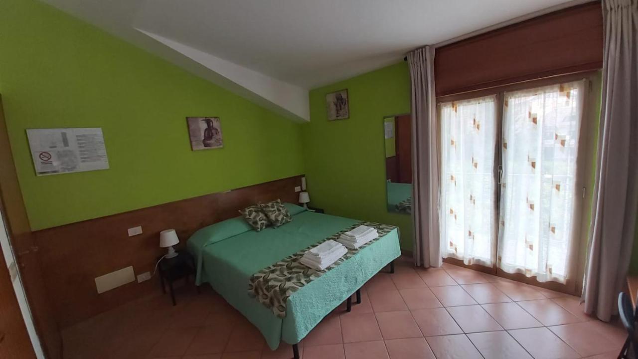 Hotel Orso Momo Calizzano Esterno foto